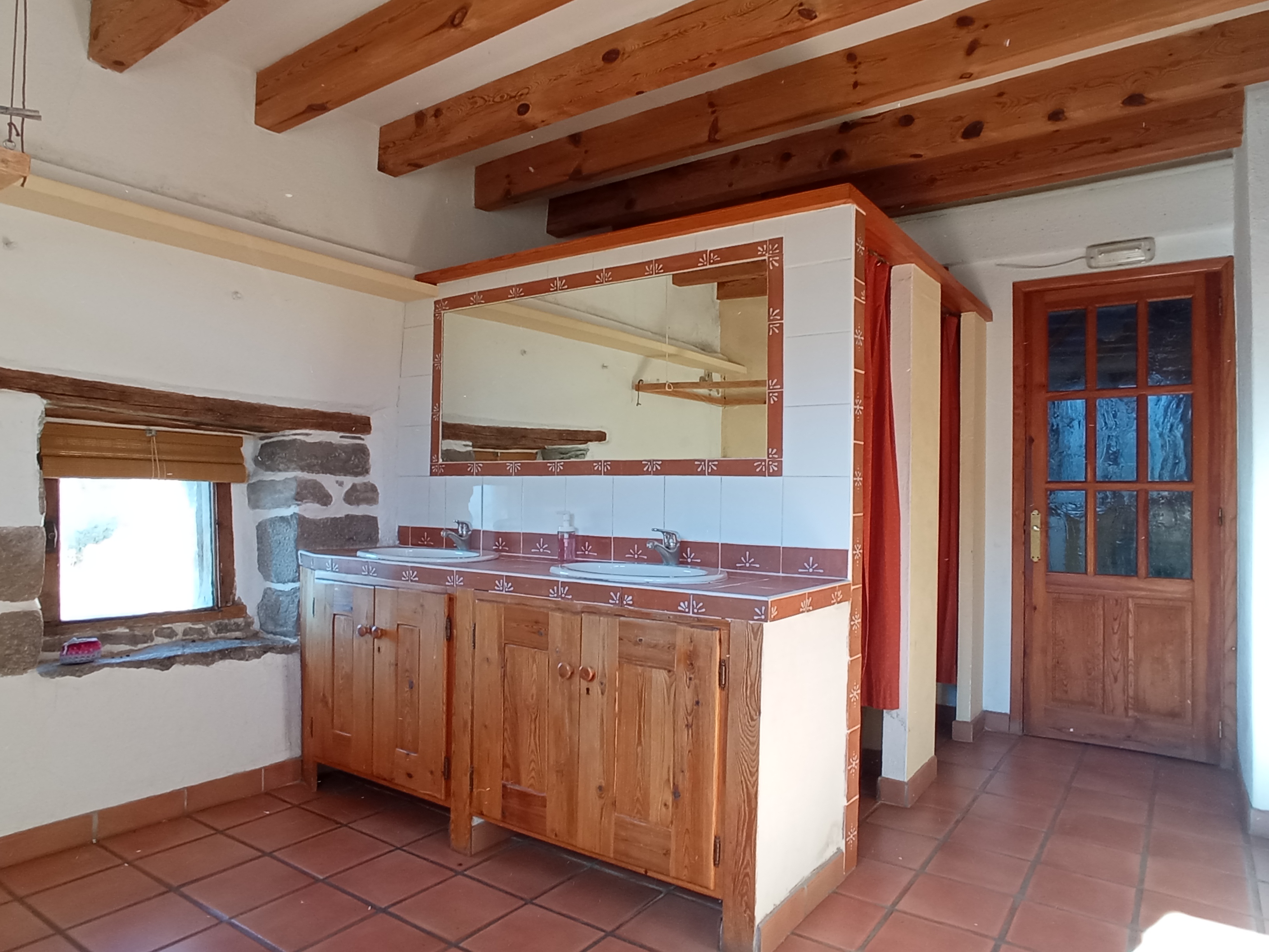 Interior del Refugio. Aseos.